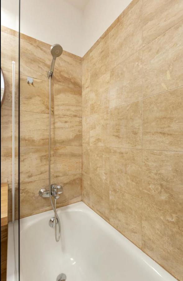 Kazinczy Apartment #Freeparking بودابست المظهر الخارجي الصورة
